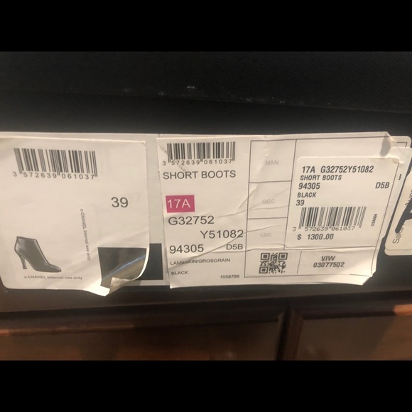 Chanel high heel pearl studded ankle boots - Picture 4 of 4